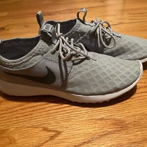 Nike slip on sneaker size 7 gray